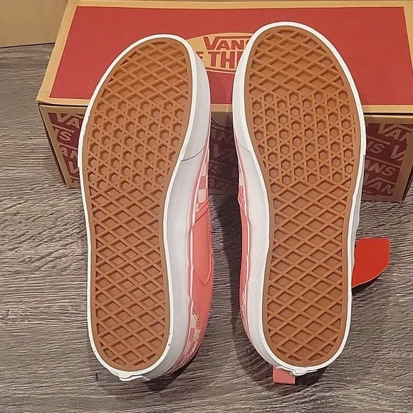 Vans - Picture 7 of 9